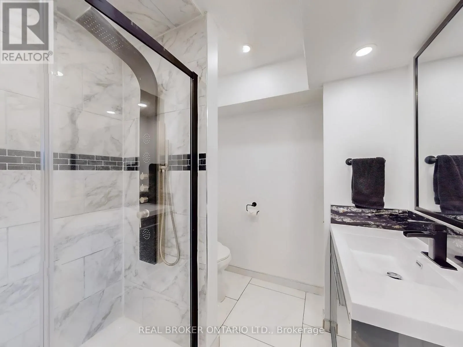 15 JASMINE CRESCENT