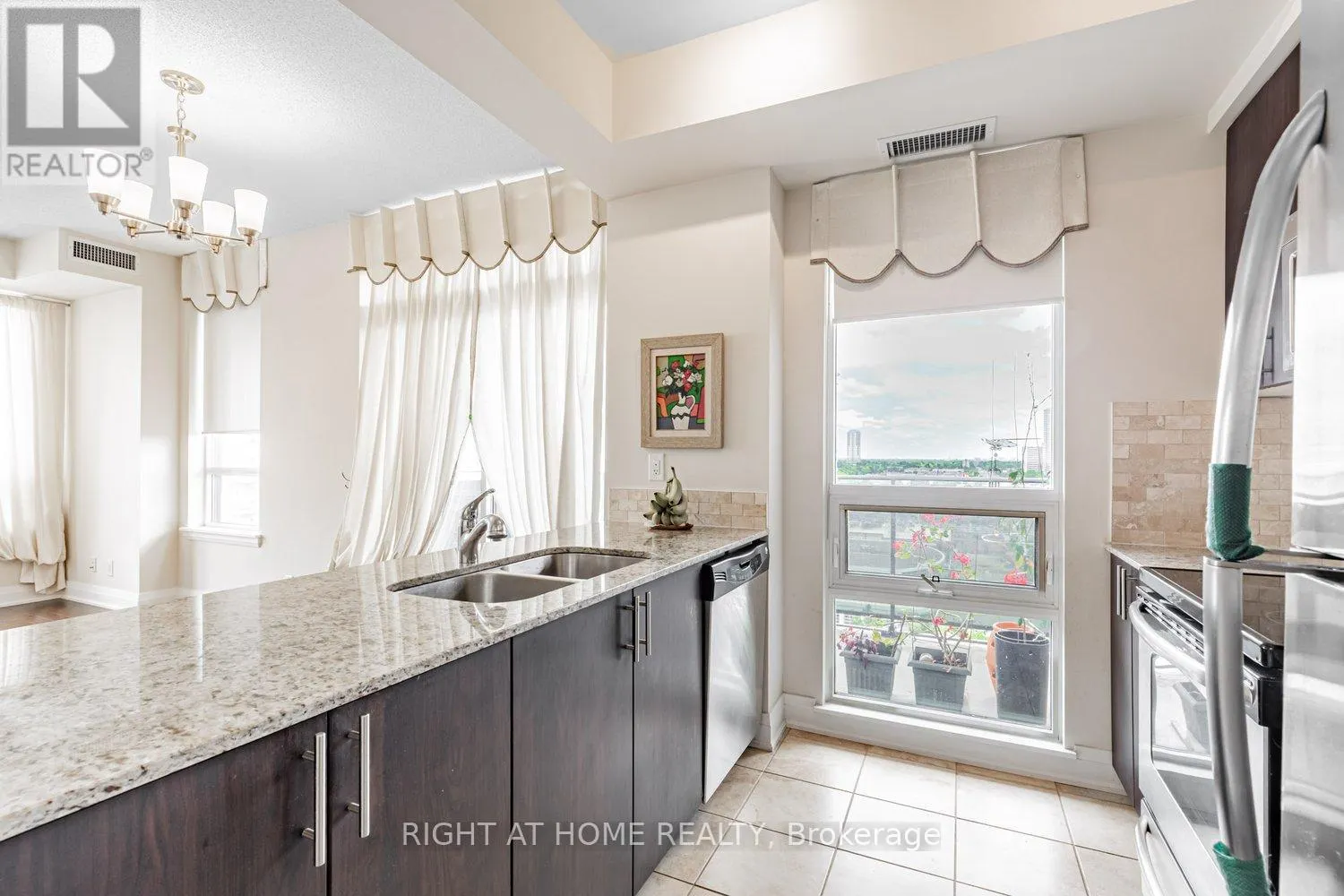 1204 - 520 STEELES AVENUE W