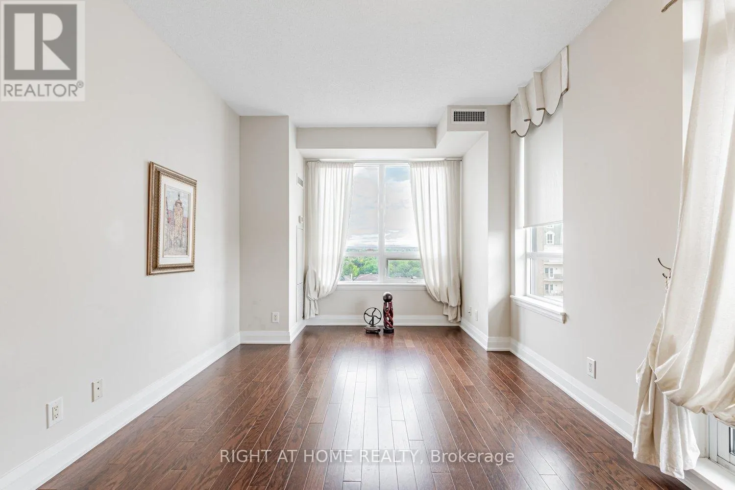 1204 - 520 STEELES AVENUE W