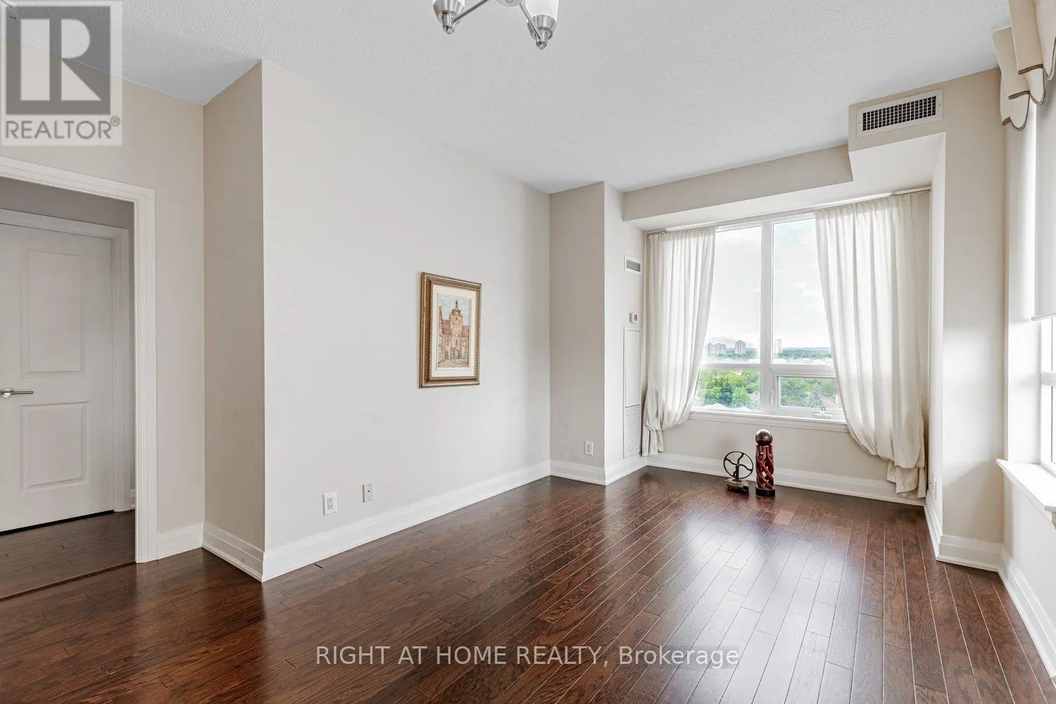 1204 - 520 STEELES AVENUE W