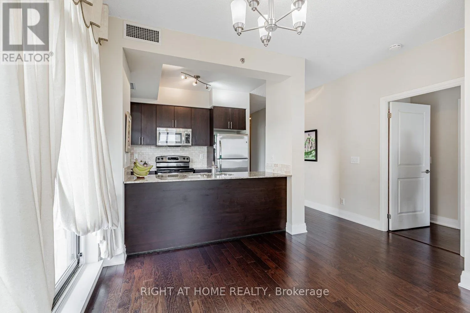 1204 - 520 STEELES AVENUE W