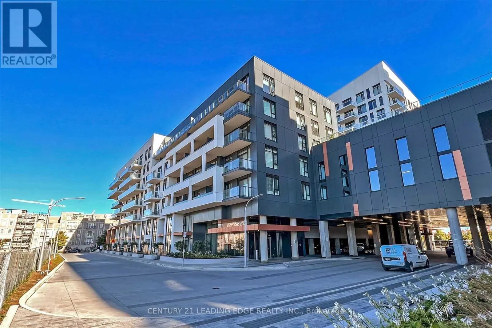 514 - 18 ROUGE VALLEY DRIVE W