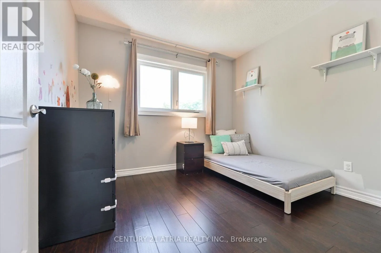 85 BURNABY DRIVE