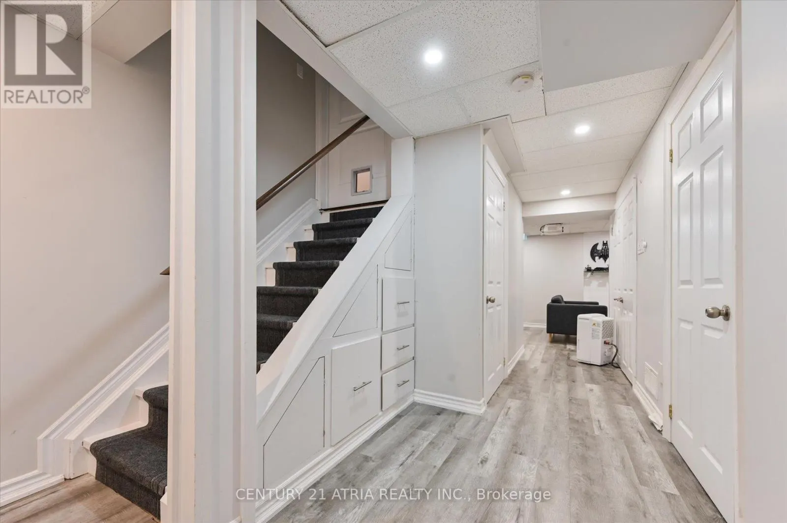 85 BURNABY DRIVE