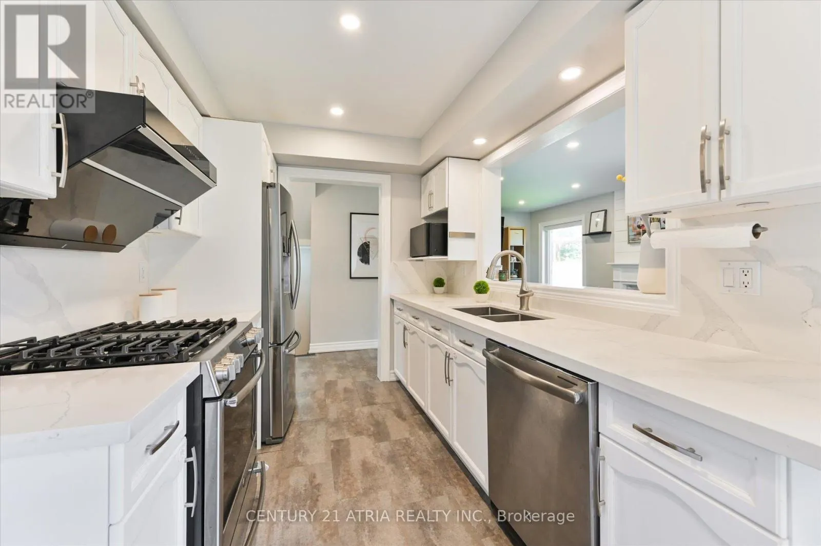 85 BURNABY DRIVE
