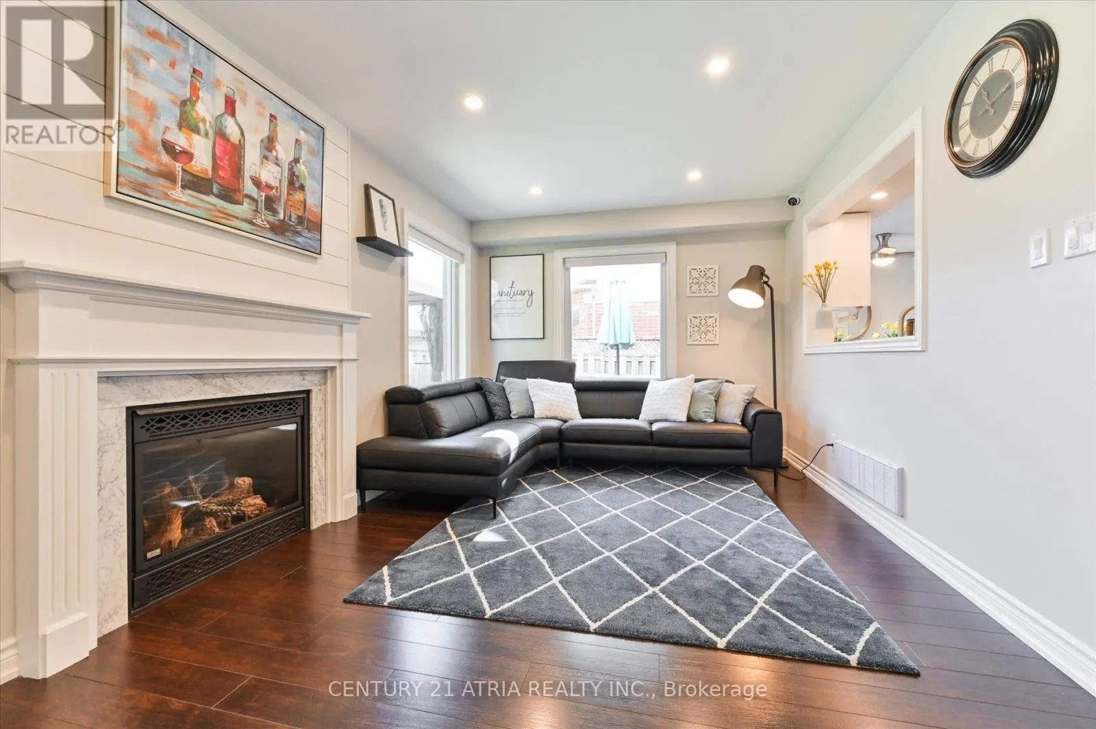 85 BURNABY DRIVE