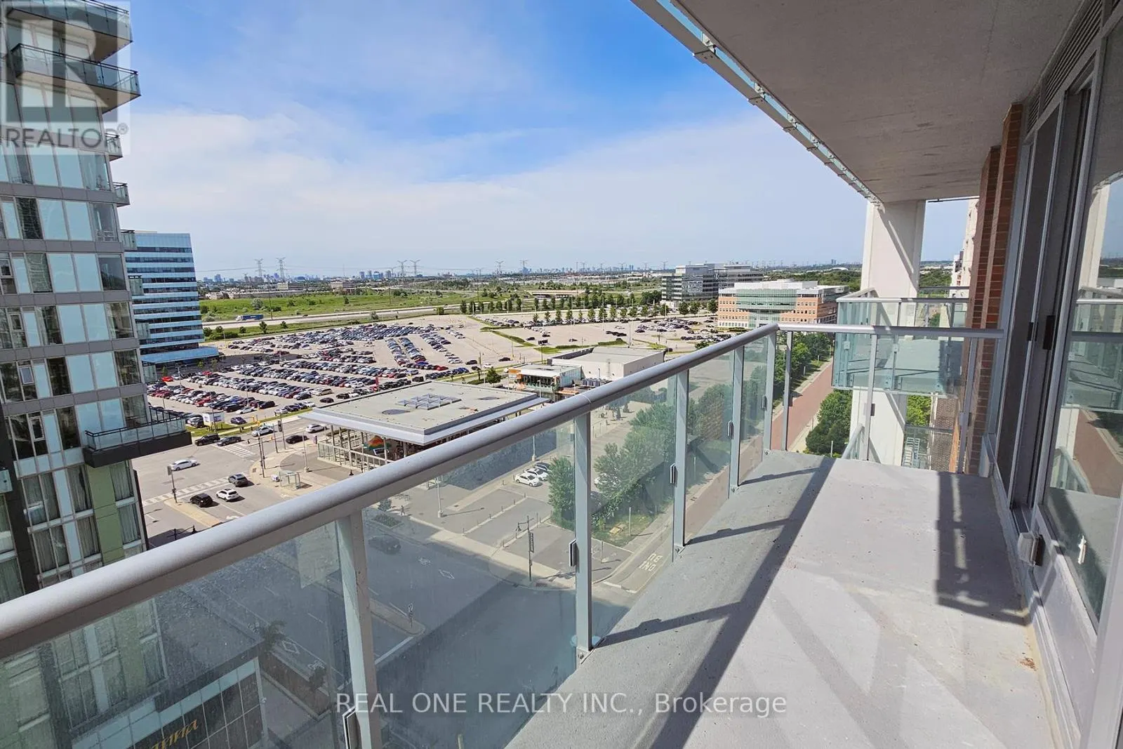 A1318 - 8119 BIRCHMOUNT ROAD