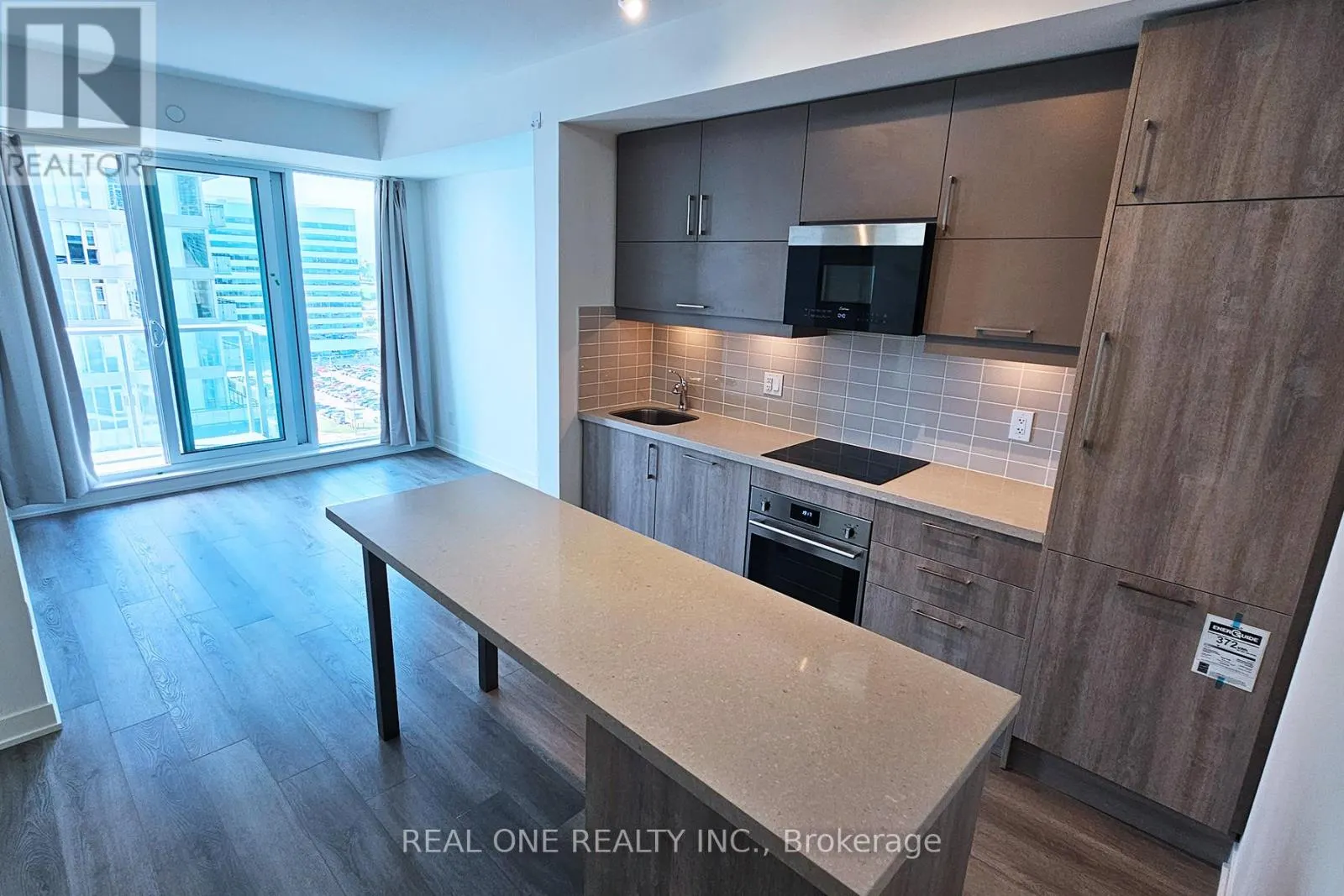 A1318 - 8119 BIRCHMOUNT ROAD