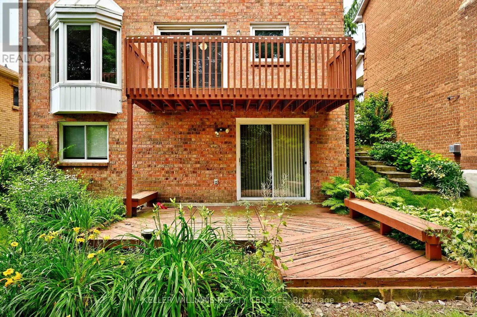 16 LANEWOOD DRIVE