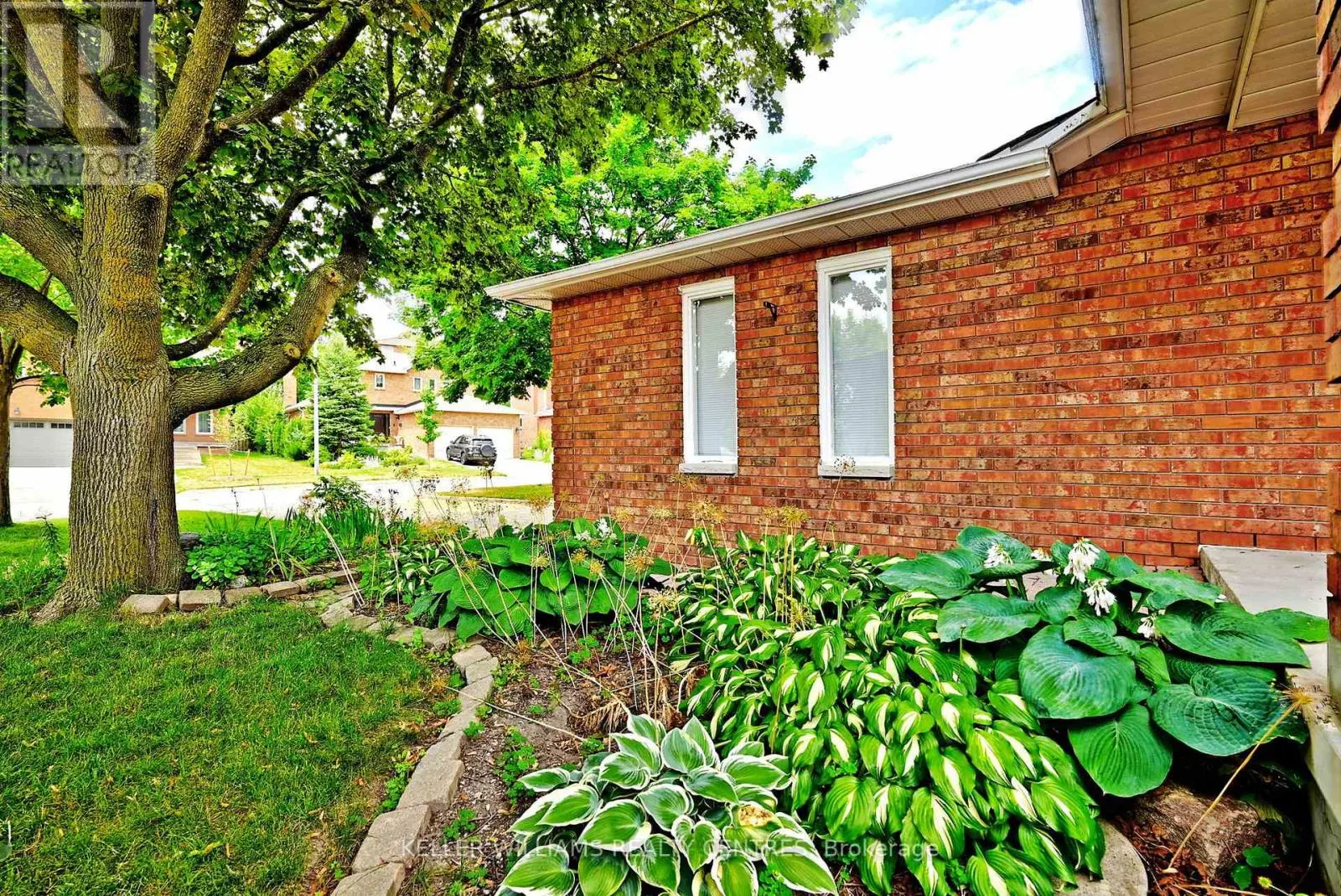 16 LANEWOOD DRIVE
