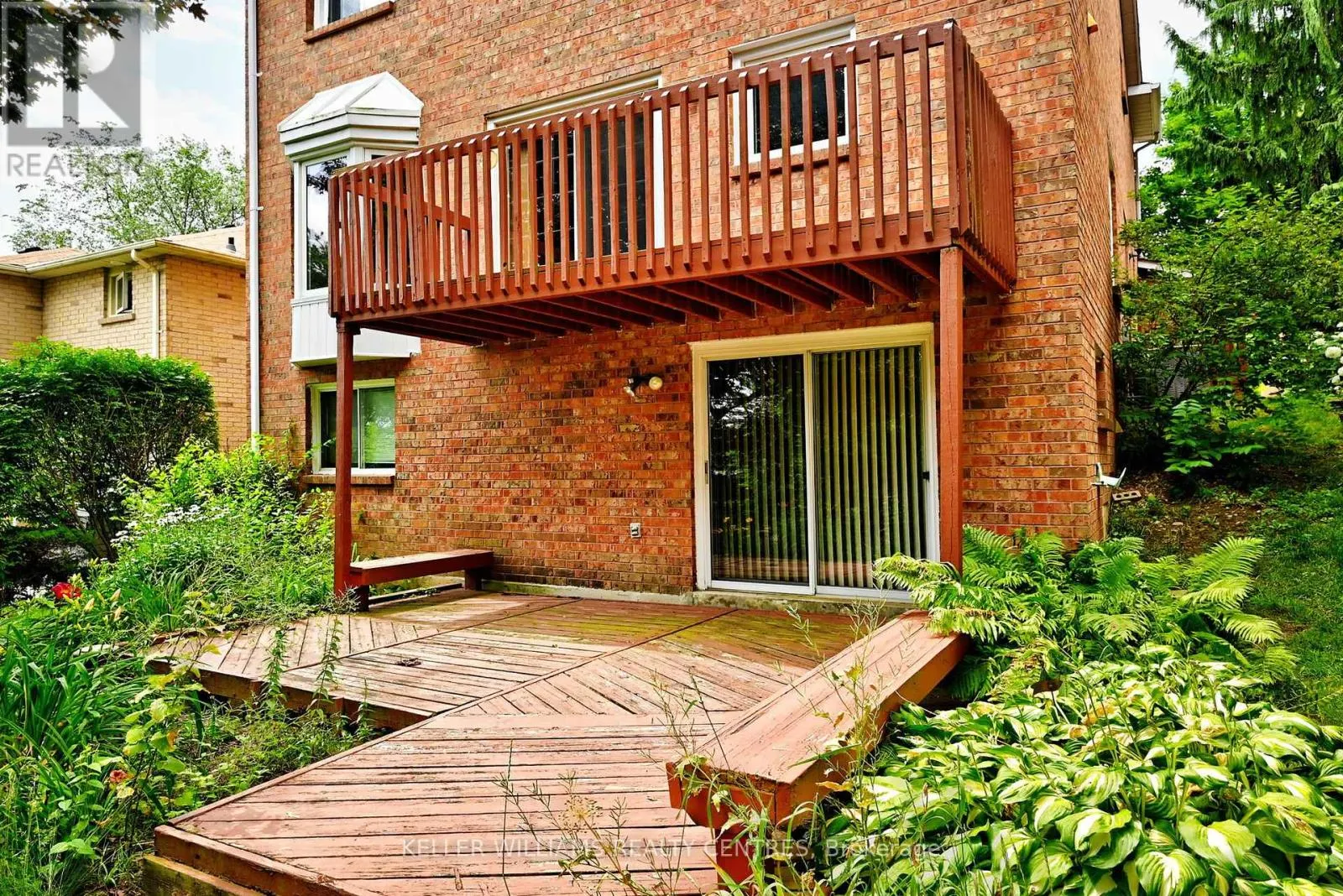 16 LANEWOOD DRIVE