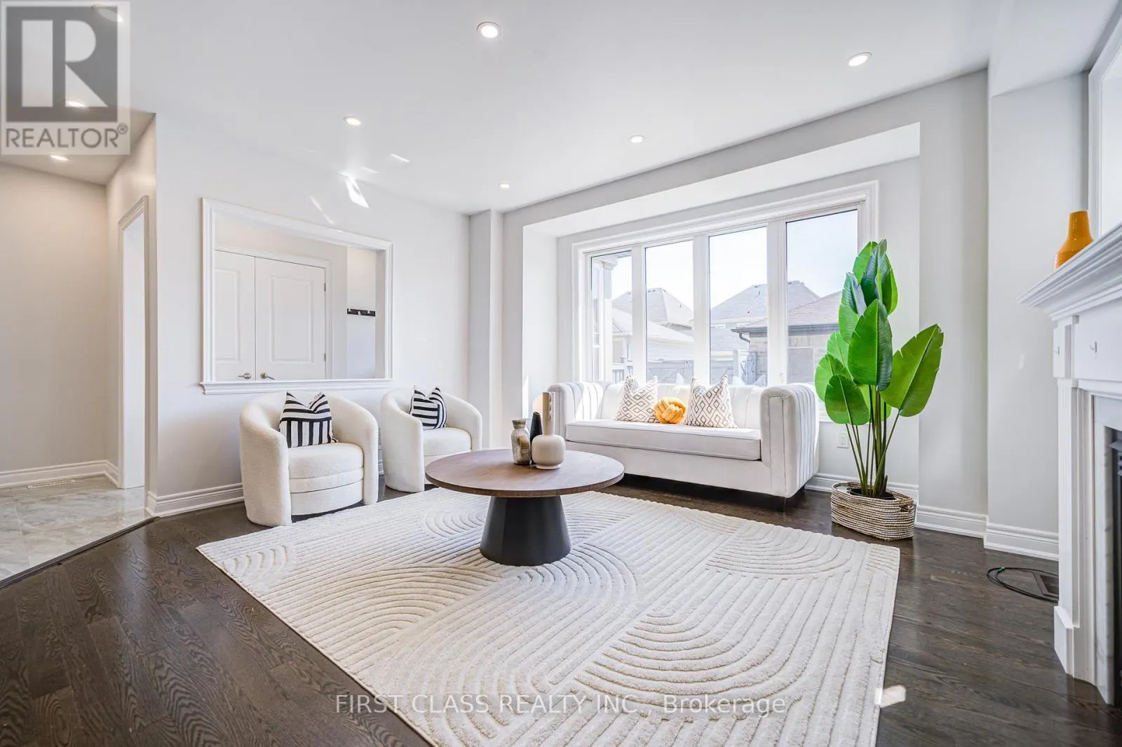 77 DIAMOND JUBILEE DRIVE