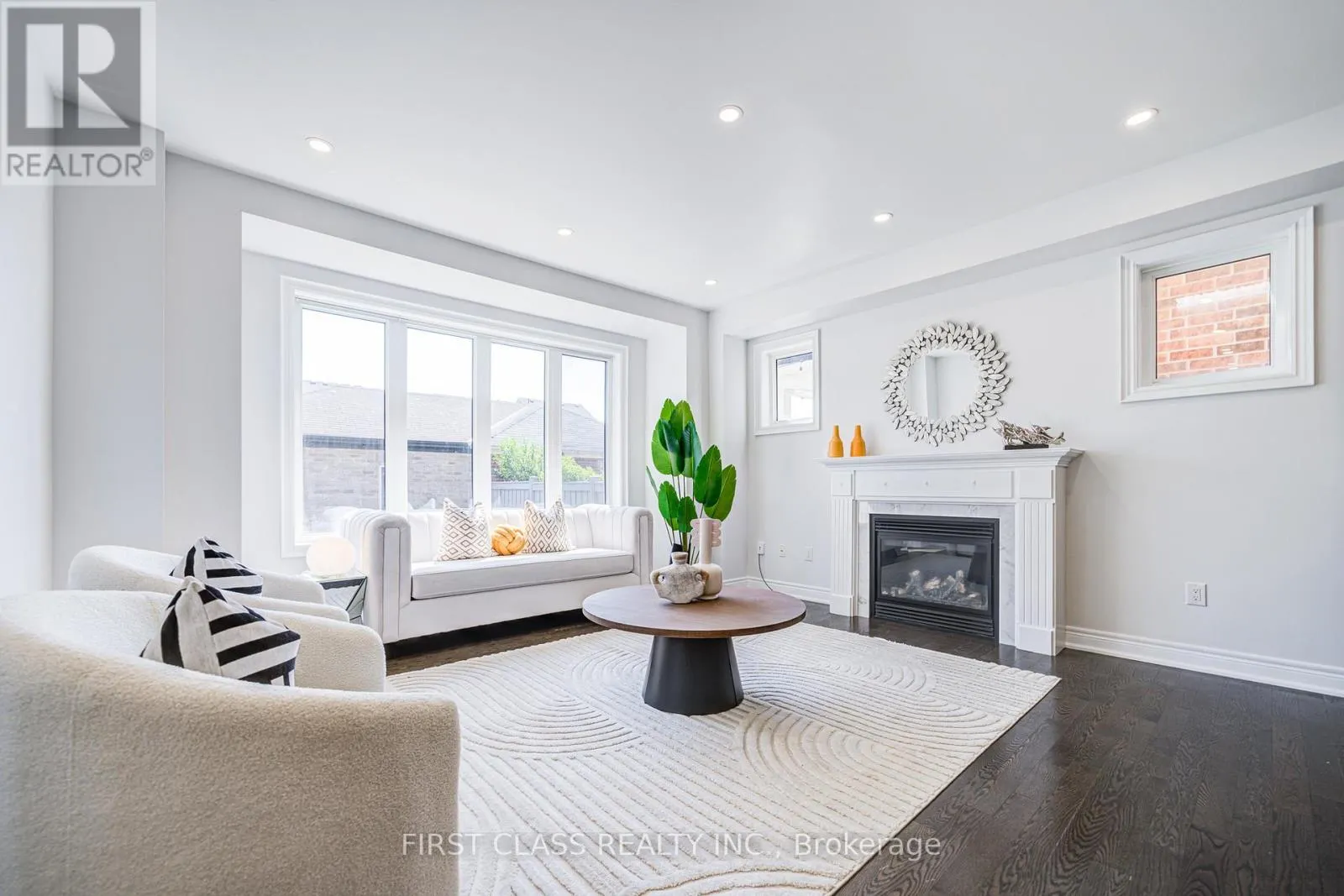 77 DIAMOND JUBILEE DRIVE