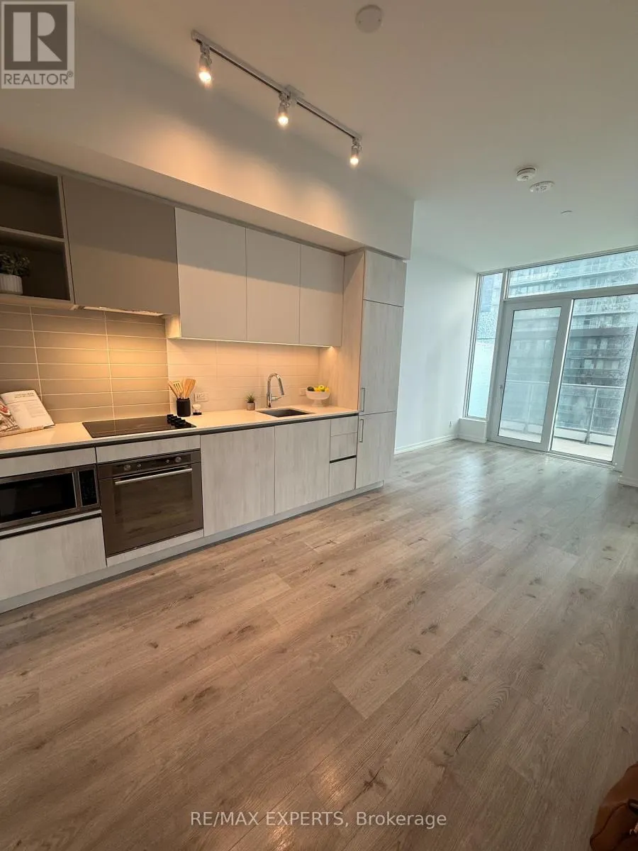 808 - 7890 JANE STREET
