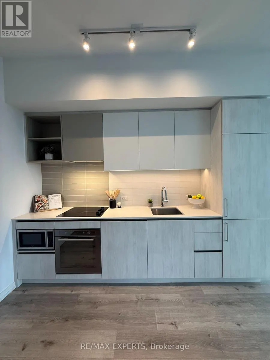 808 - 7890 JANE STREET