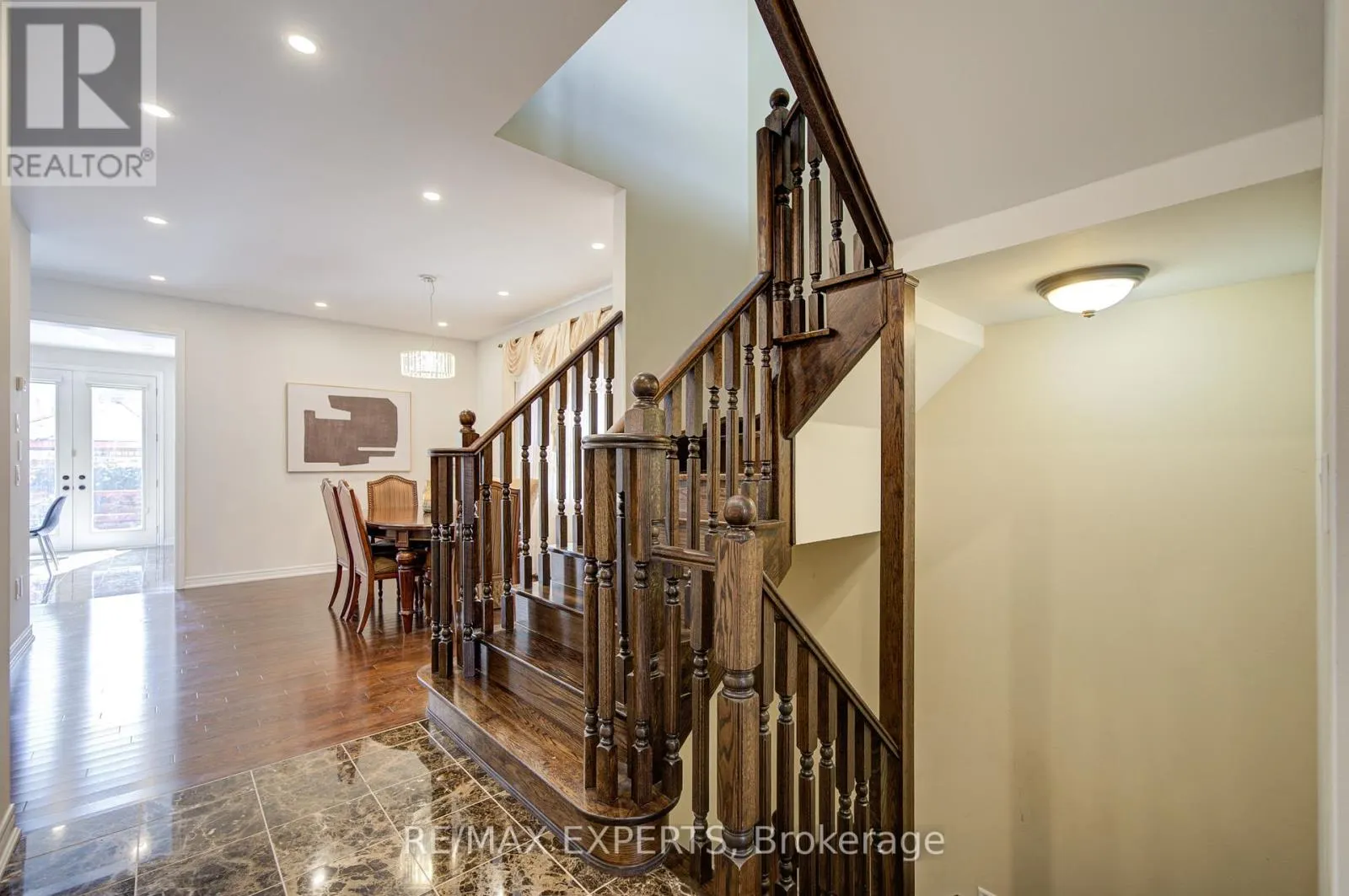 277 CHATFIELD DRIVE S