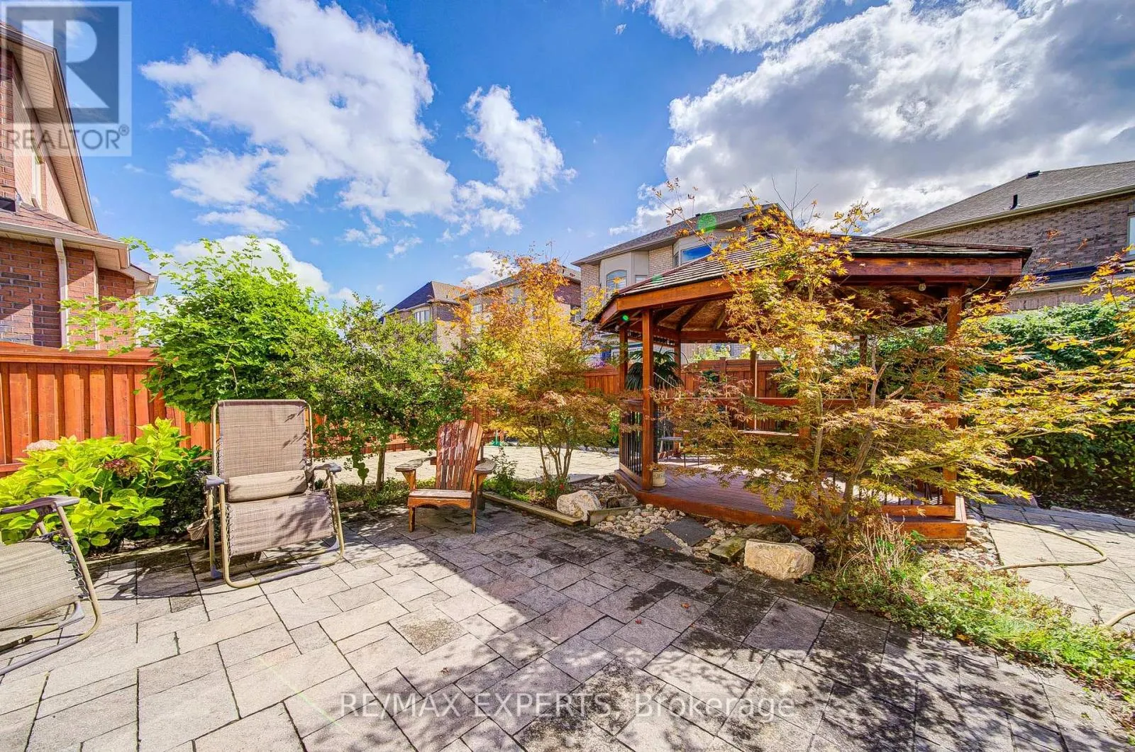 277 CHATFIELD DRIVE S