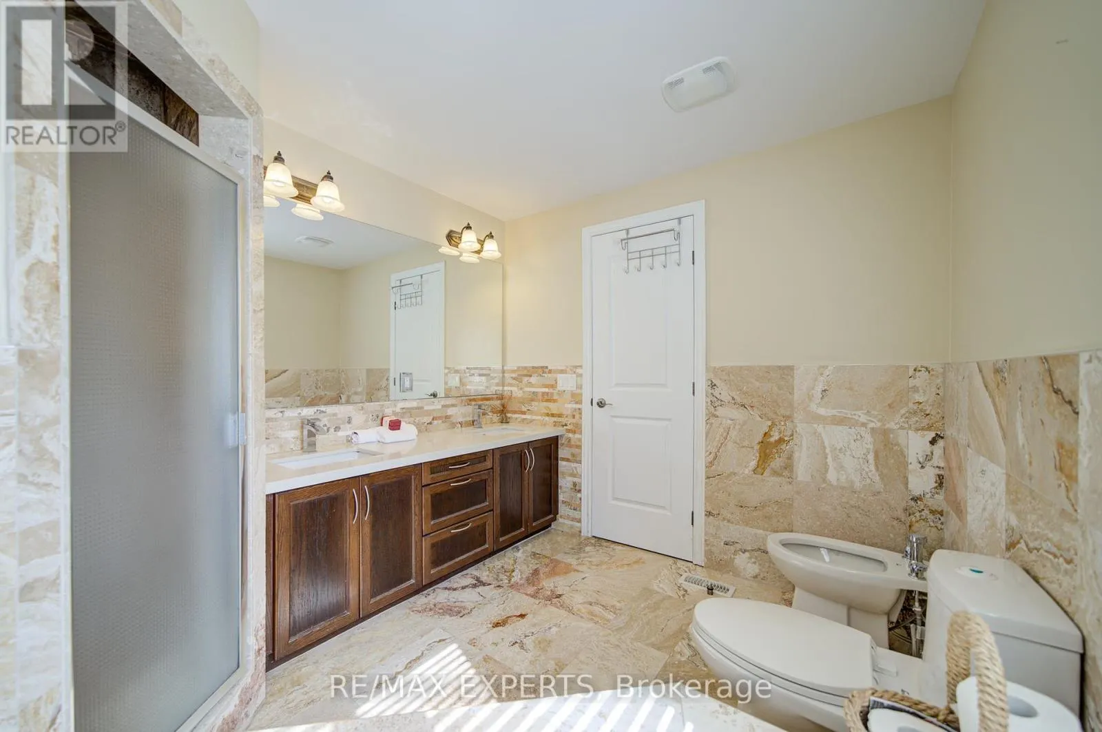 277 CHATFIELD DRIVE S