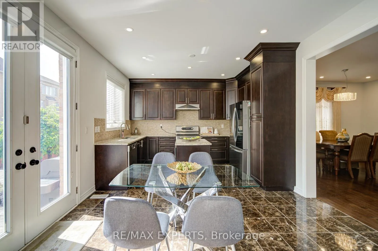 277 CHATFIELD DRIVE S