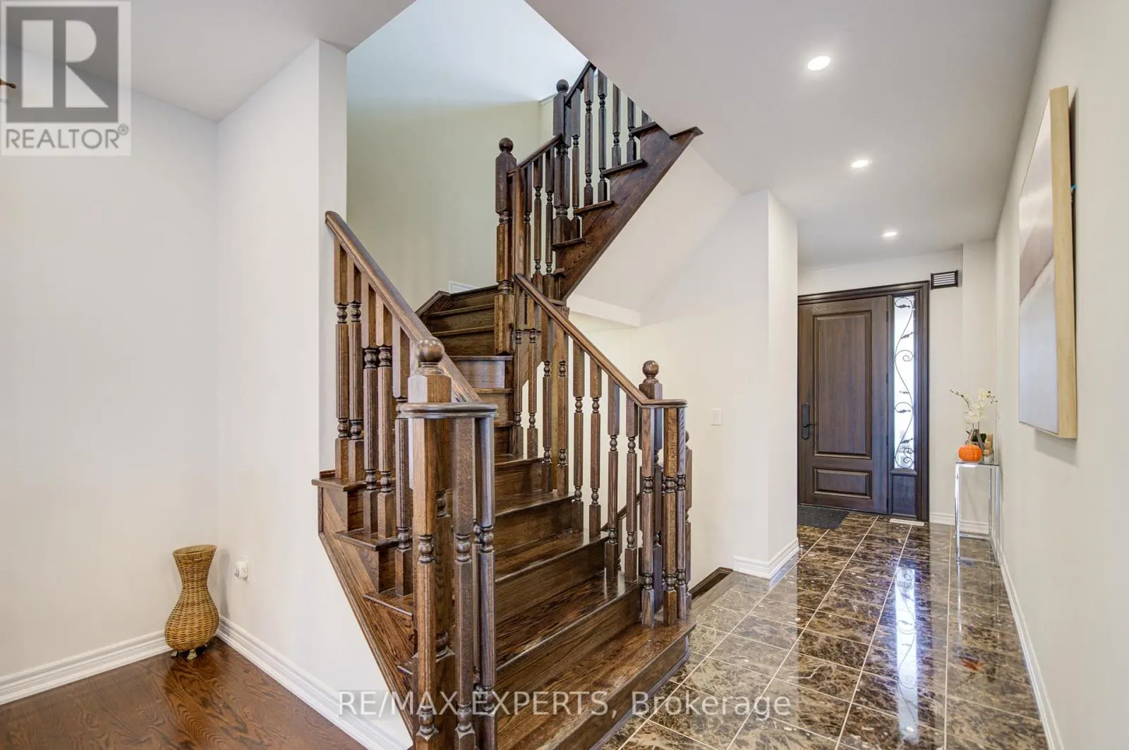 277 CHATFIELD DRIVE S
