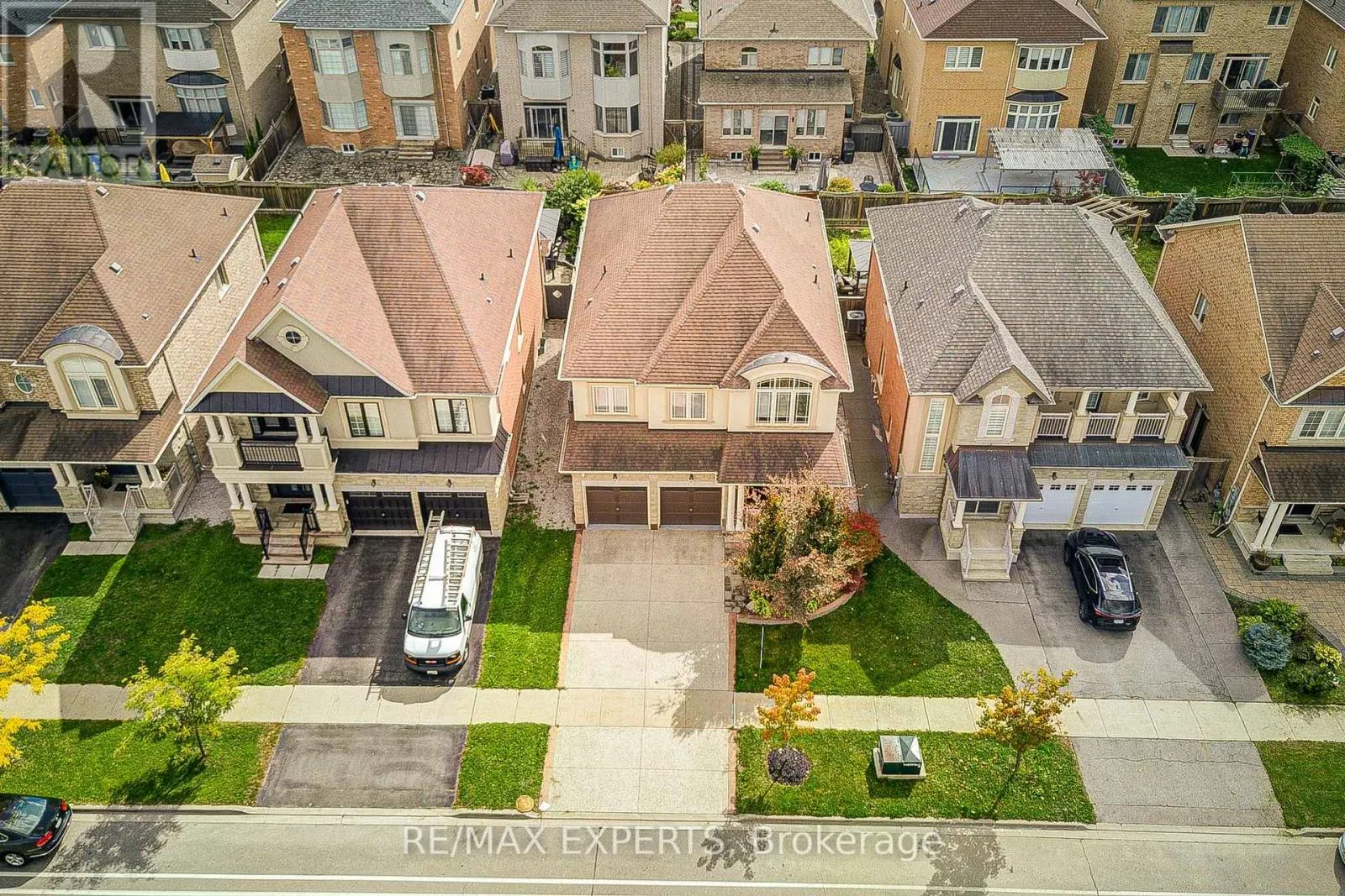 277 CHATFIELD DRIVE S