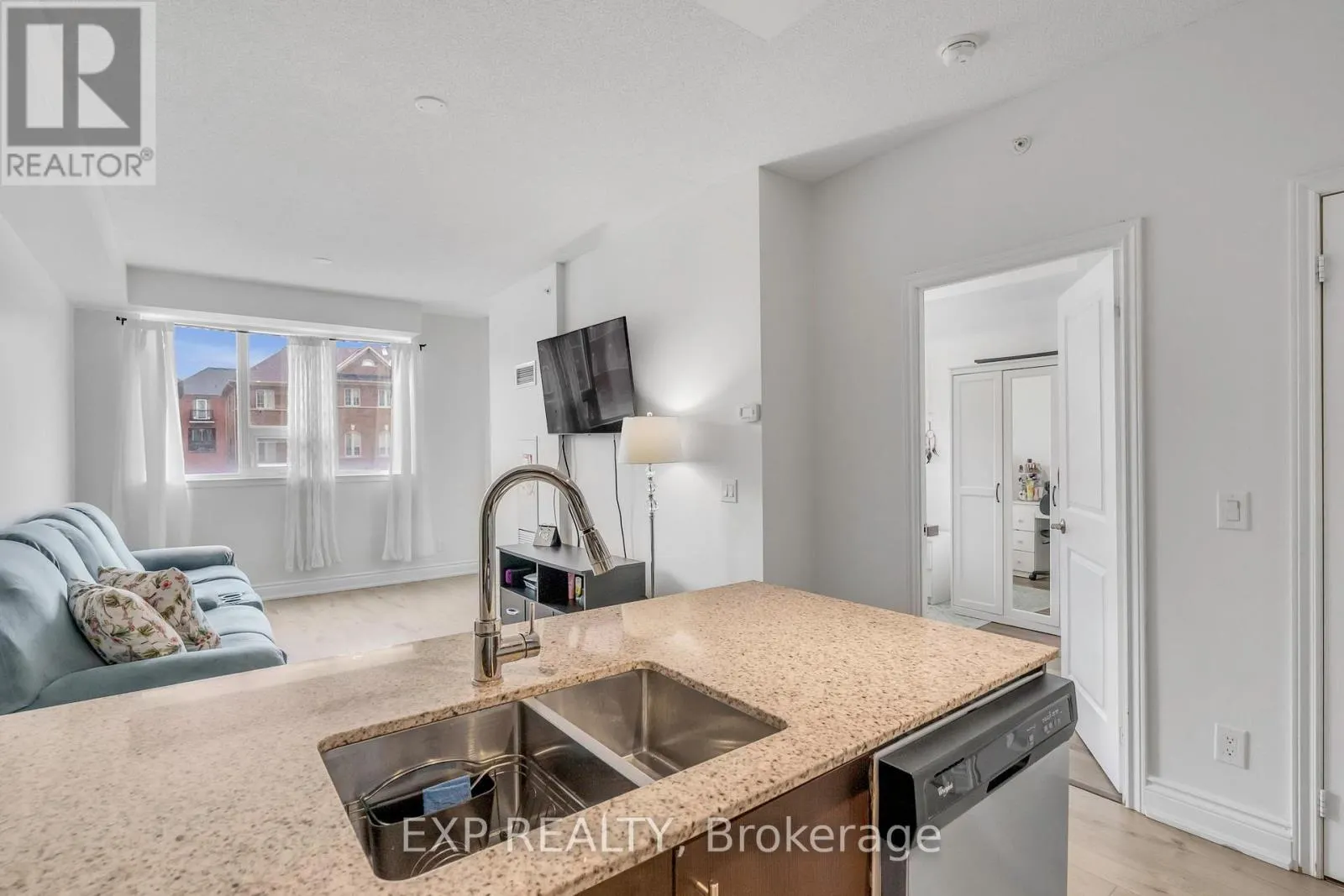 212 - 9582 MARKHAM ROAD