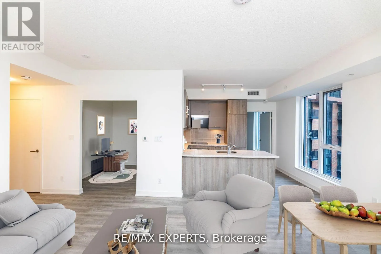 608C - 38 SIMCOE PROMENADE CIRCLE