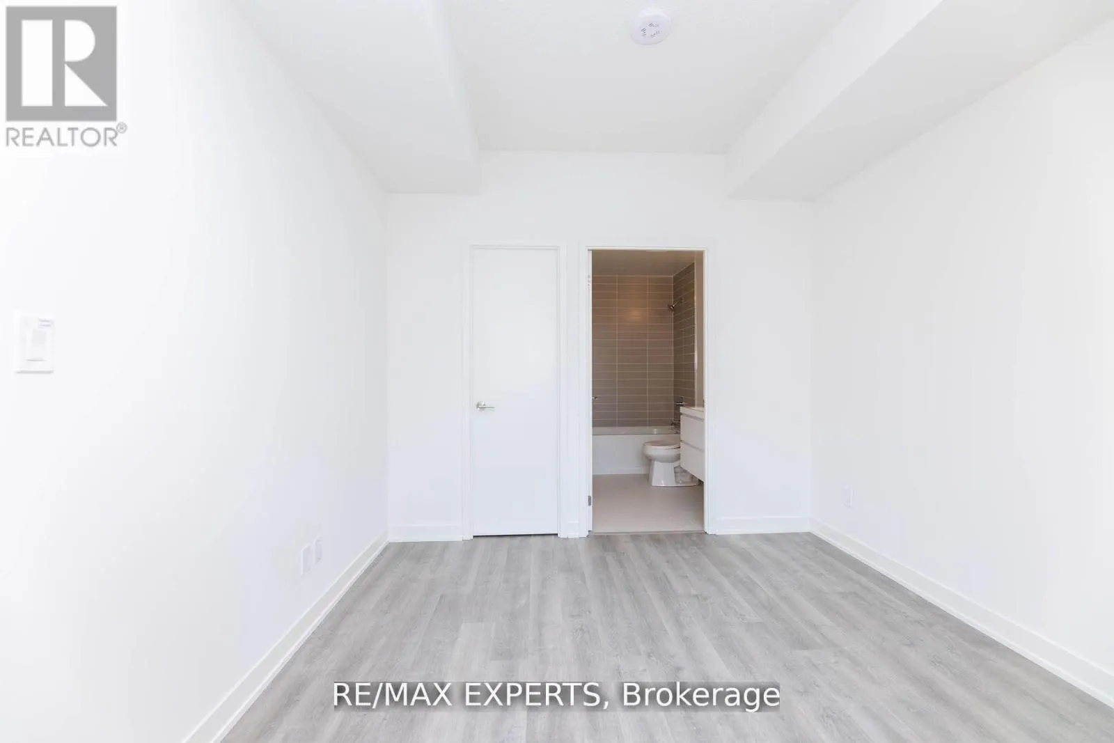 608C - 38 SIMCOE PROMENADE CIRCLE