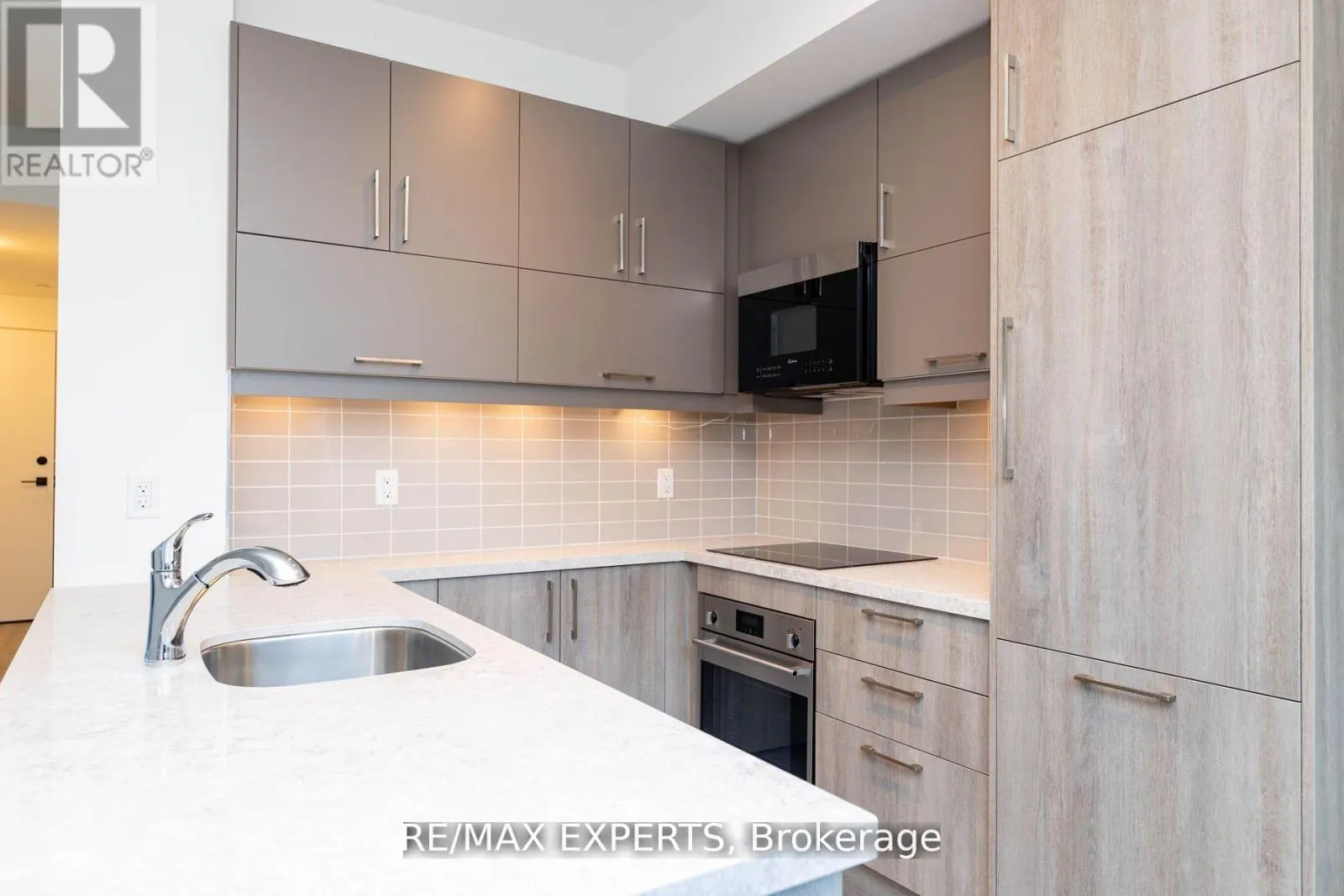 608C - 38 SIMCOE PROMENADE CIRCLE