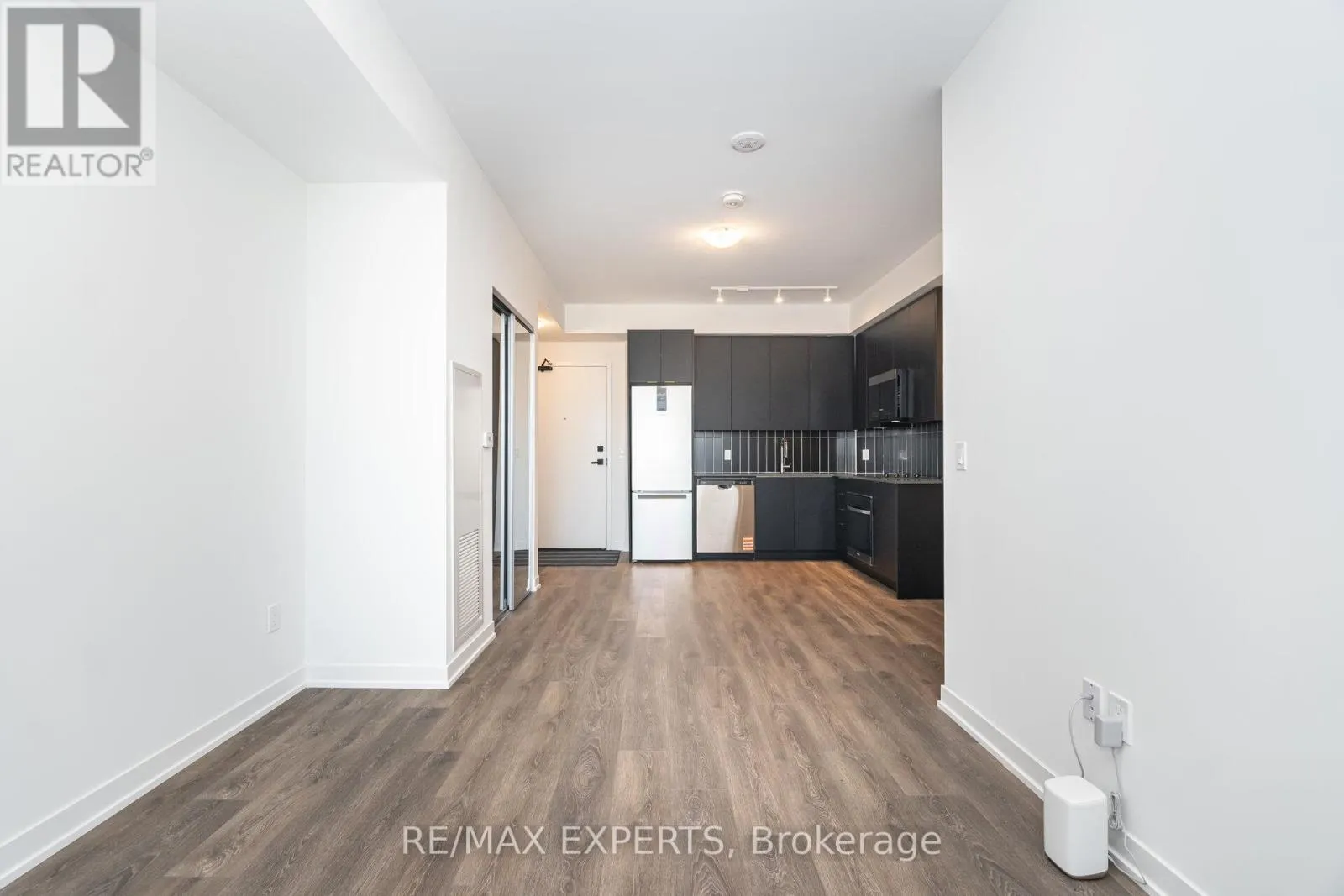1824 - 498 CALDARI ROAD