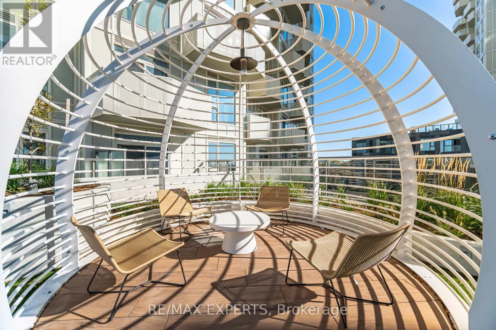 1824 - 498 CALDARI ROAD
