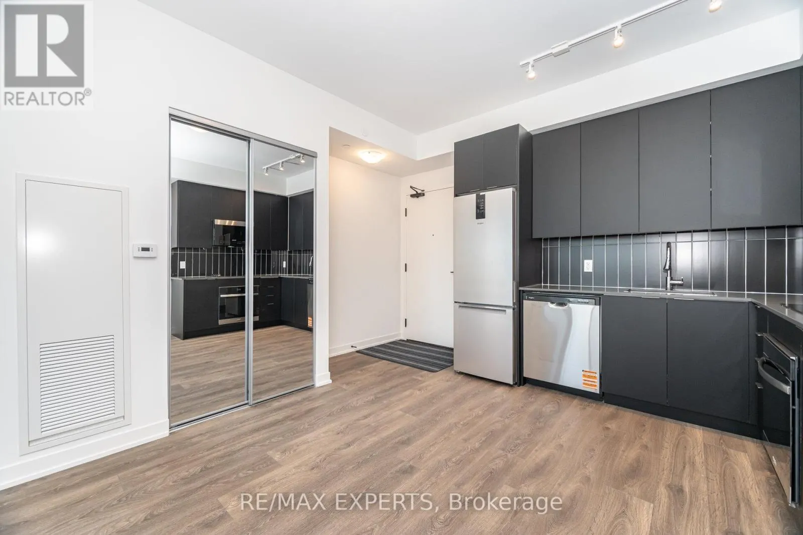 1824 - 498 CALDARI ROAD