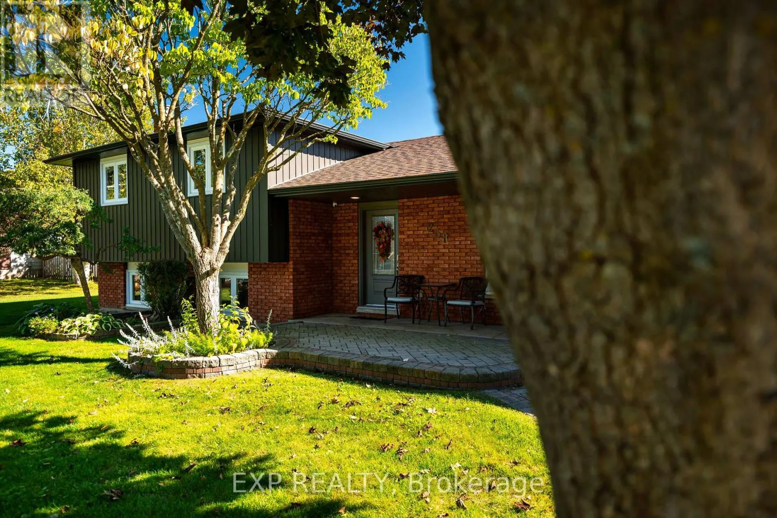 258 NELSON CRESCENT
