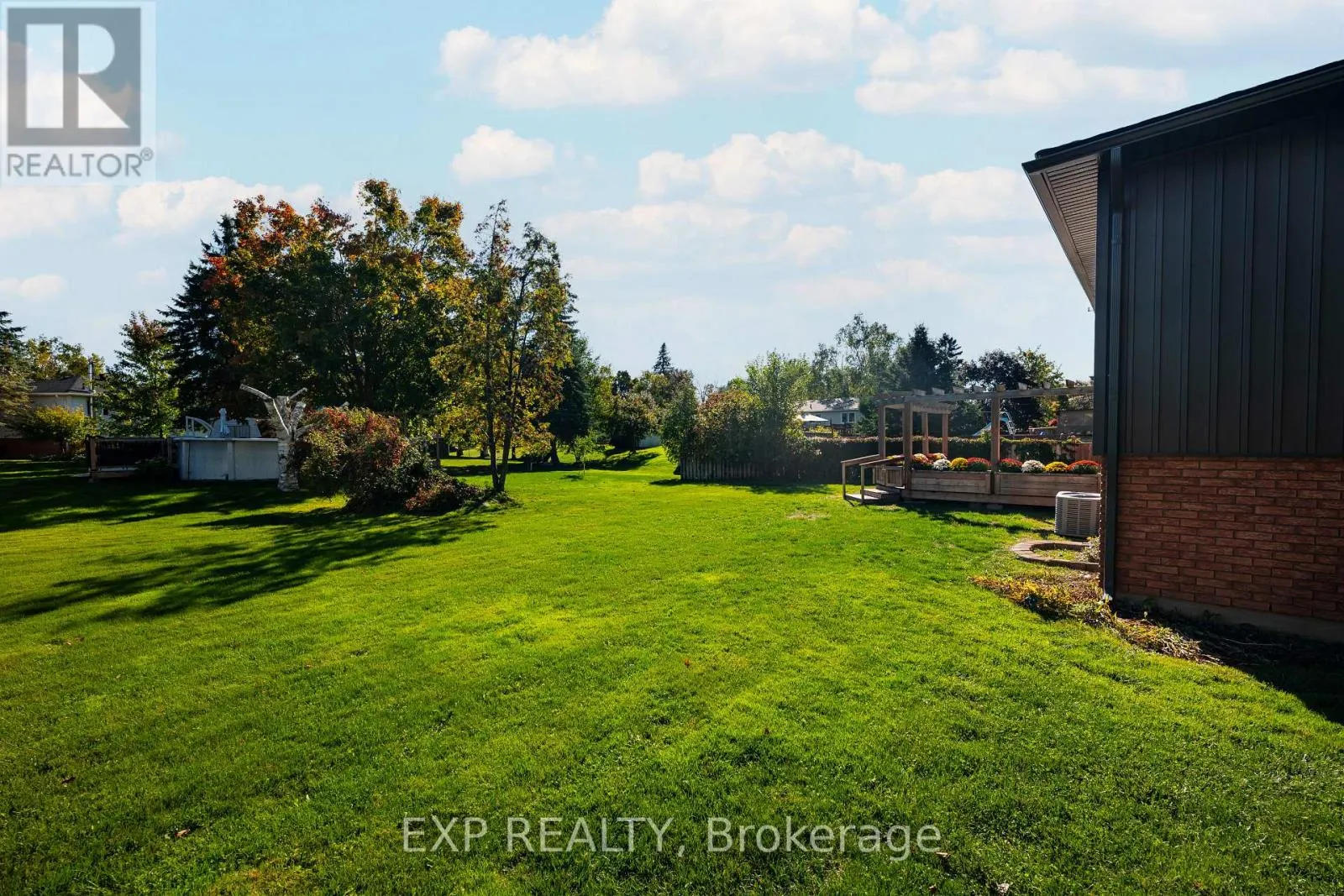 258 NELSON CRESCENT