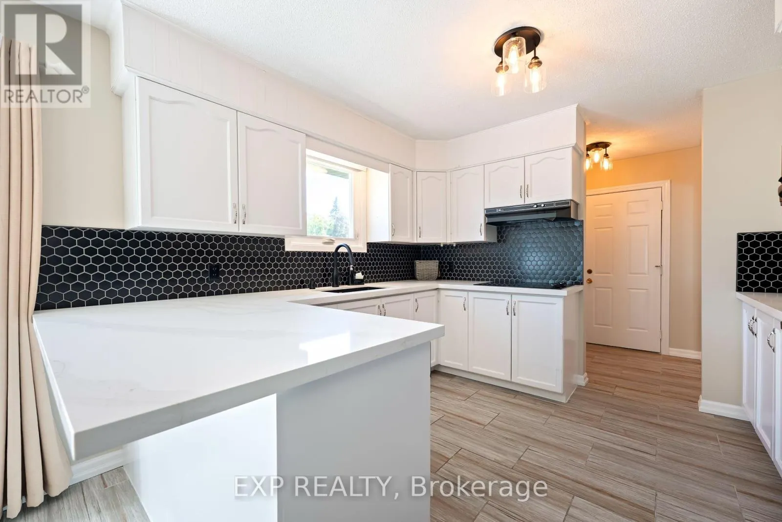 258 NELSON CRESCENT