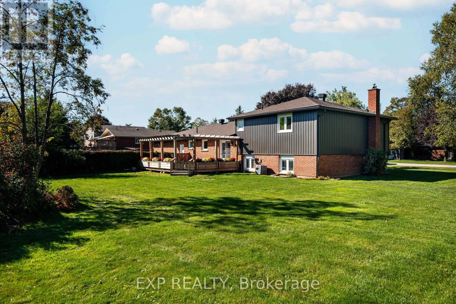 258 NELSON CRESCENT