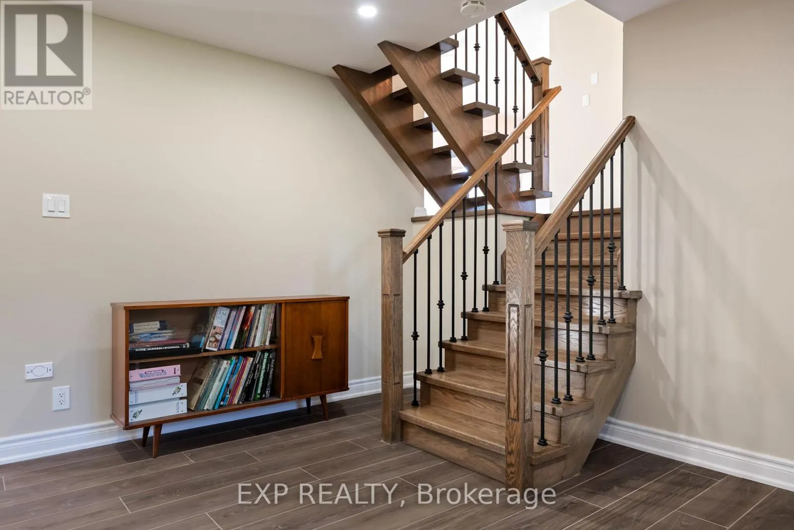 258 NELSON CRESCENT