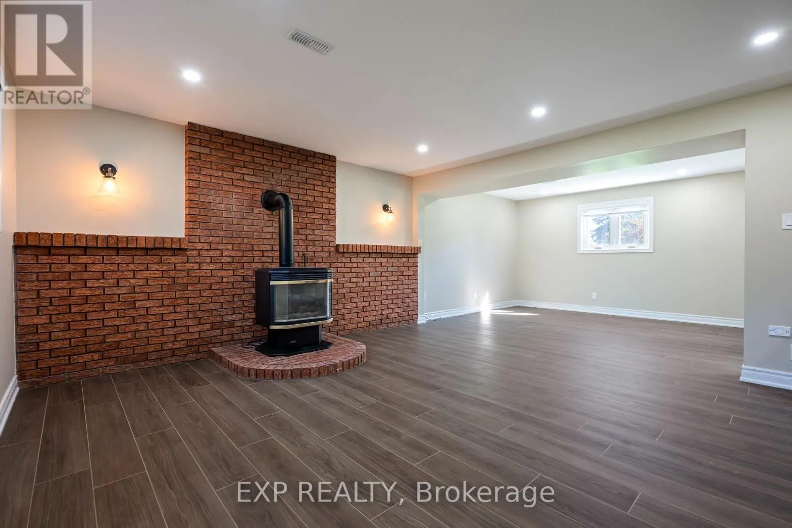 258 NELSON CRESCENT