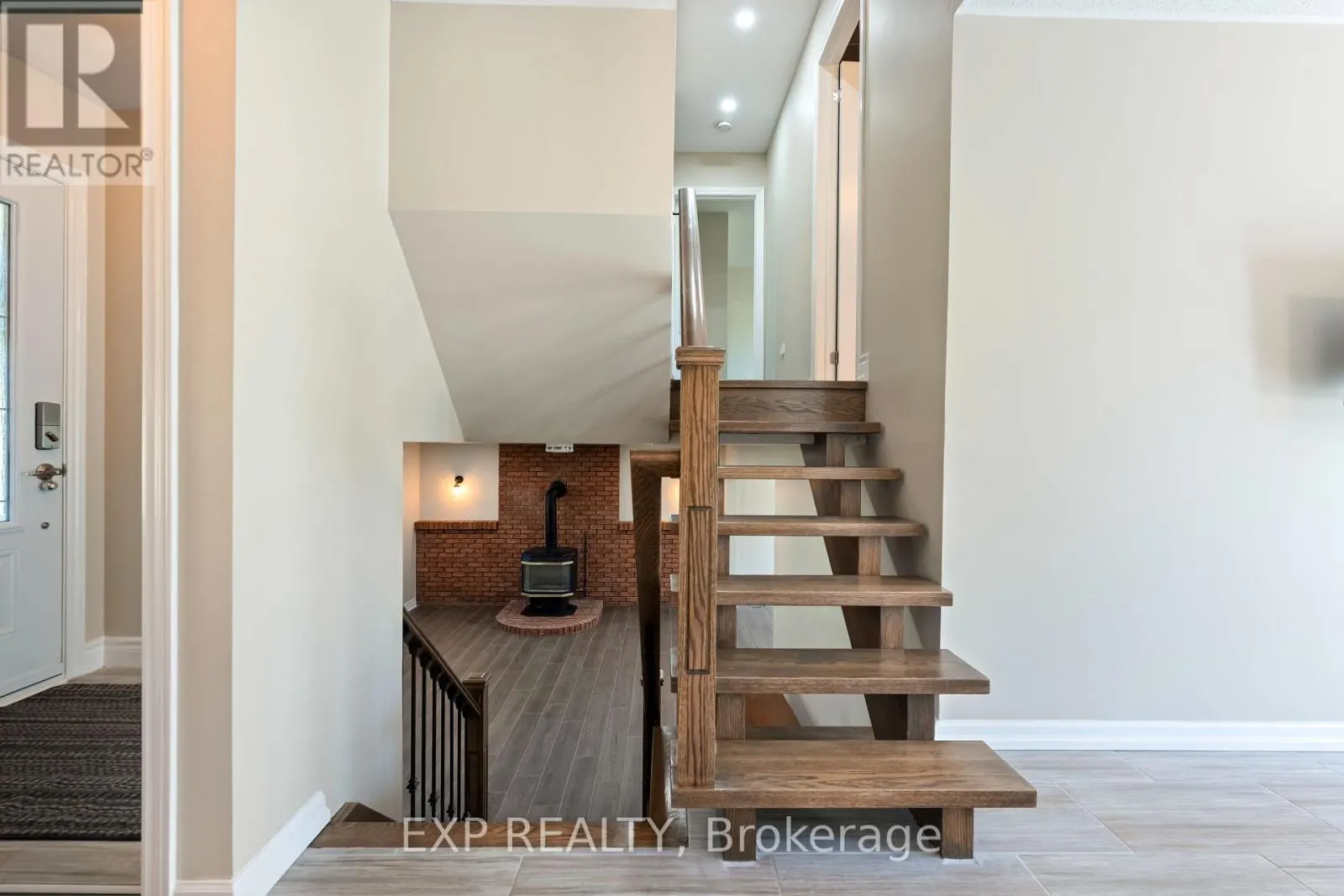 258 NELSON CRESCENT