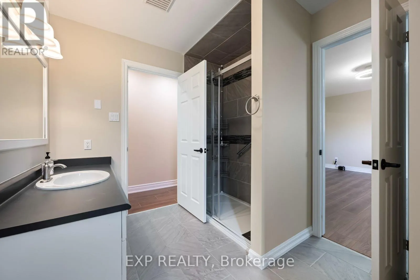 258 NELSON CRESCENT