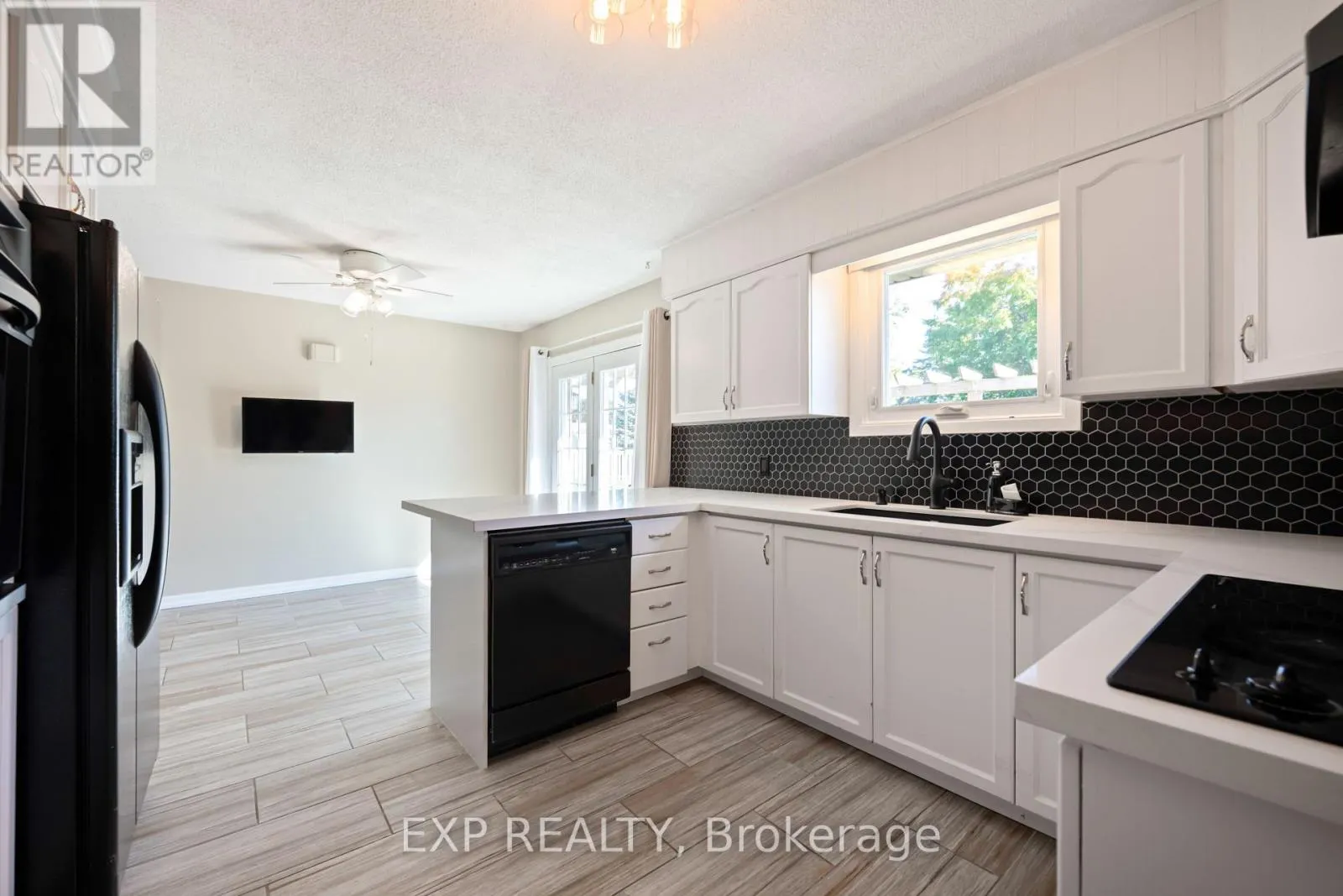 258 NELSON CRESCENT