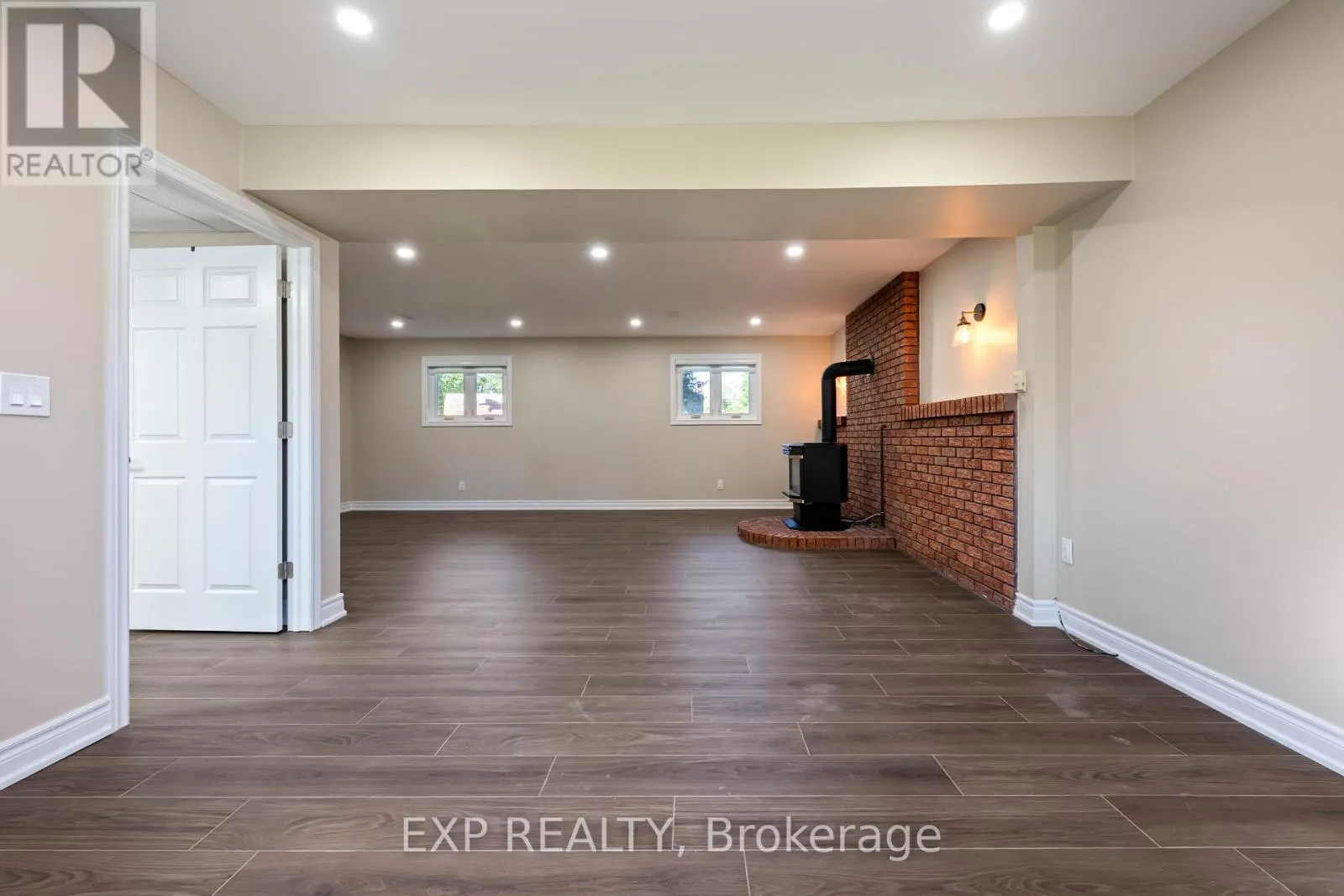 258 NELSON CRESCENT