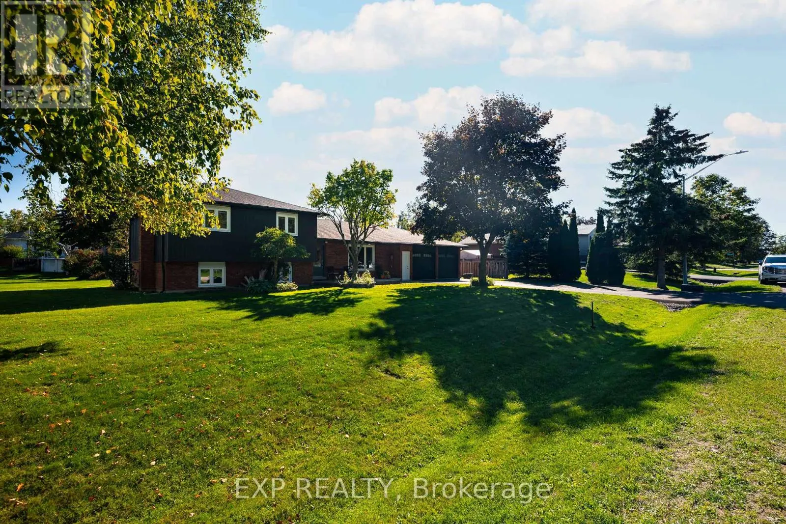258 NELSON CRESCENT