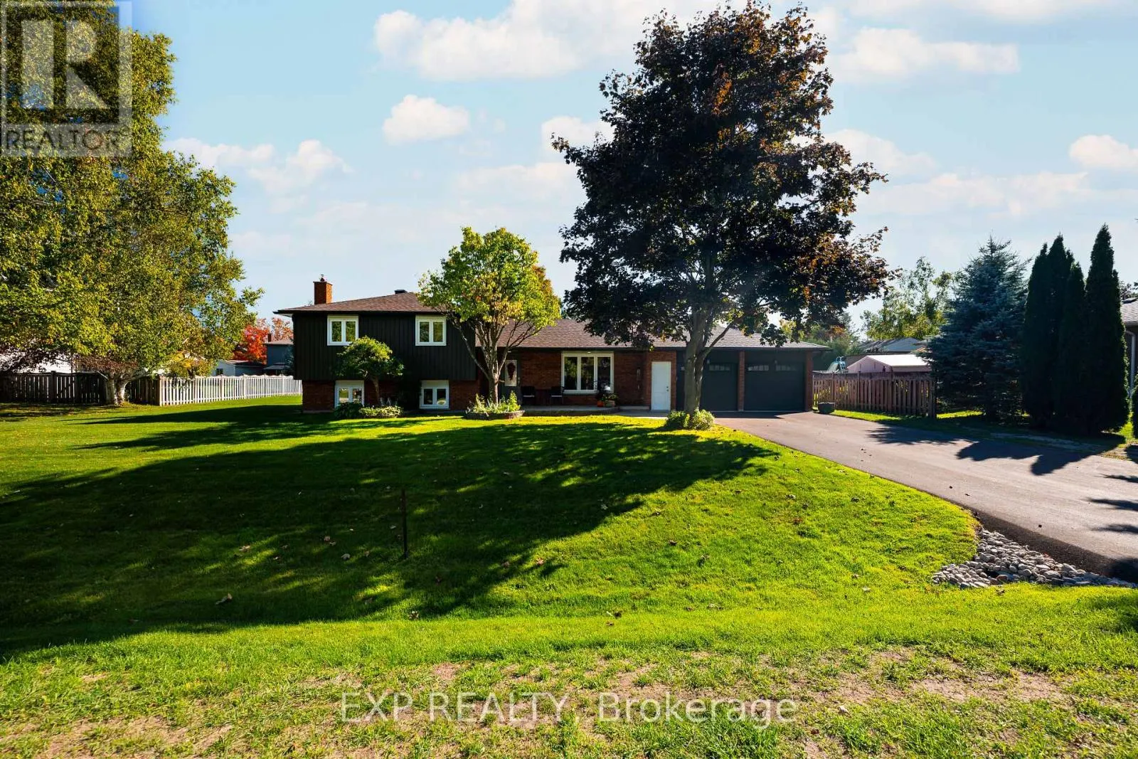 258 NELSON CRESCENT