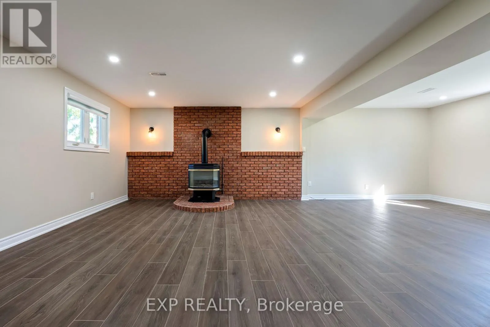 258 NELSON CRESCENT