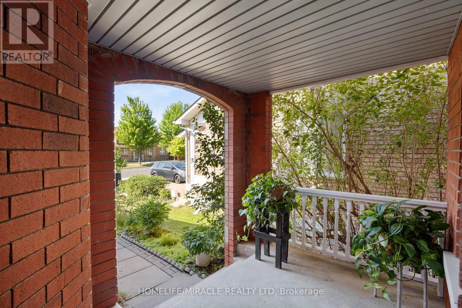 146 ROXBURY STREET