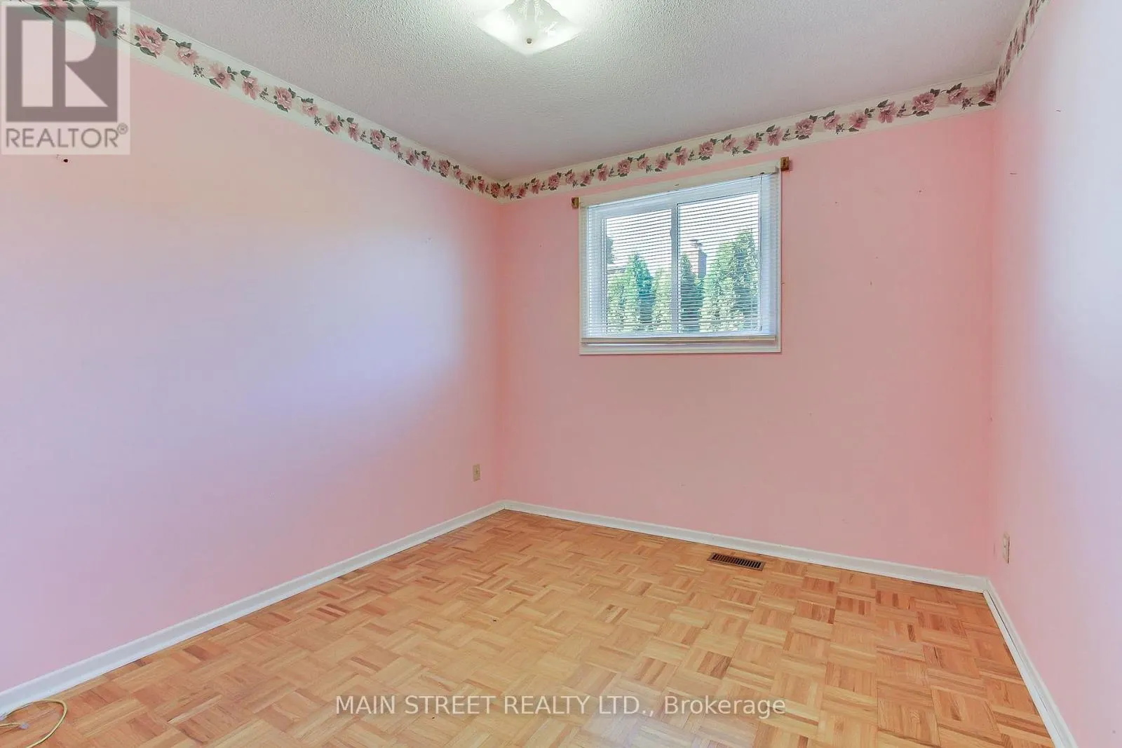 38 SMYTH CRESCENT