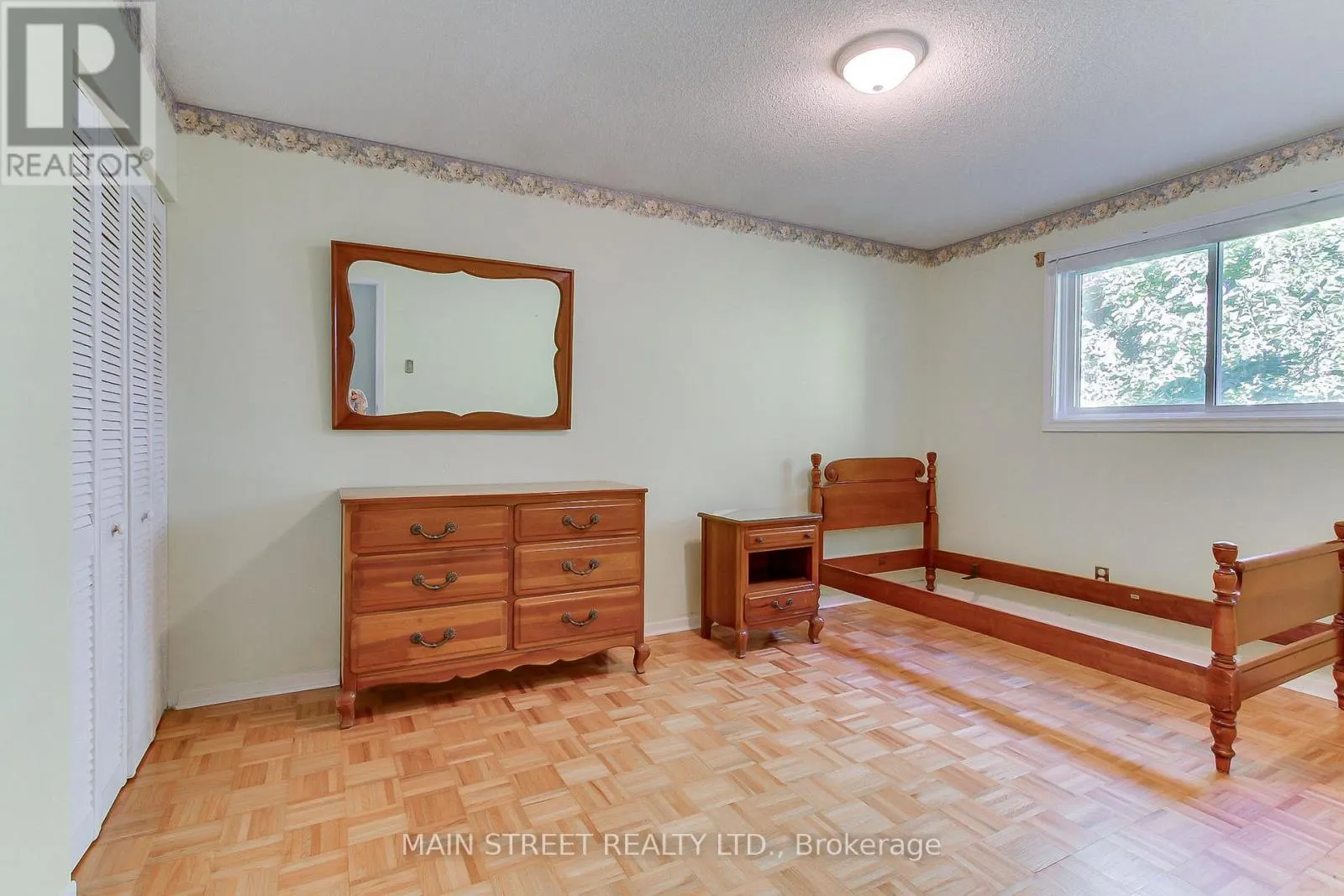 38 SMYTH CRESCENT
