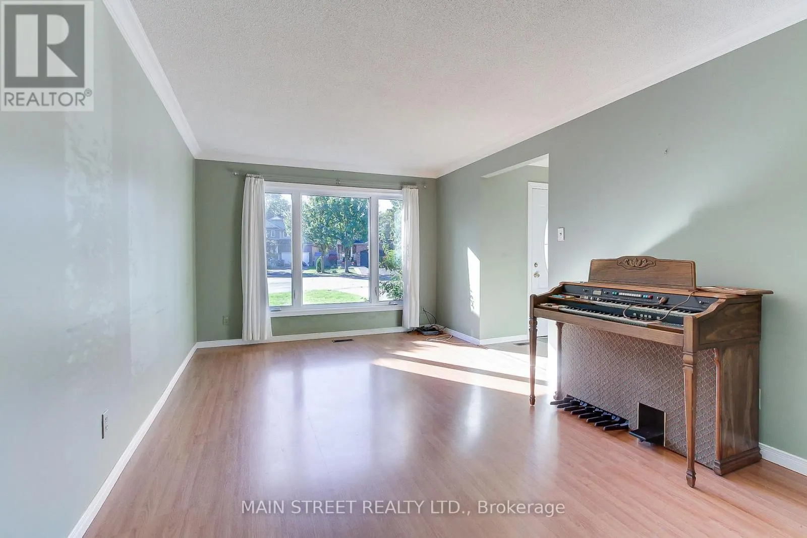 38 SMYTH CRESCENT