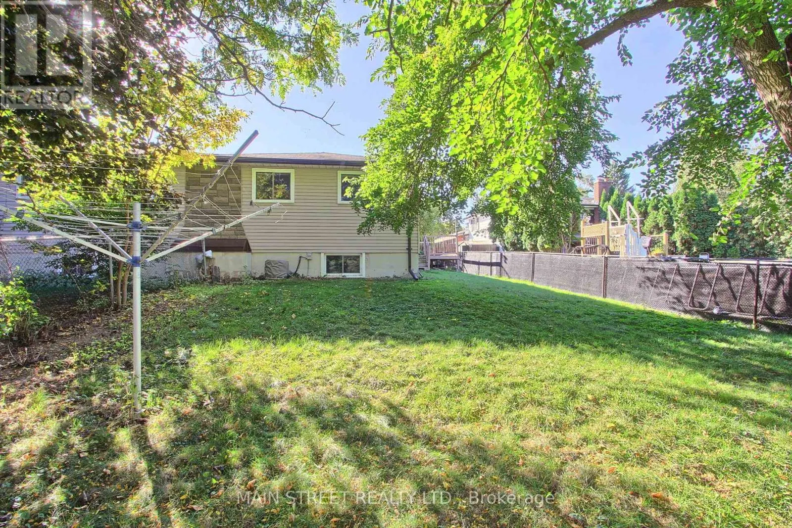 38 SMYTH CRESCENT